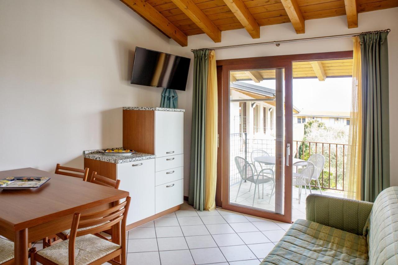 Residence Molino - Holiday Apartments マネルバ・デル・ガルダ エクステリア 写真