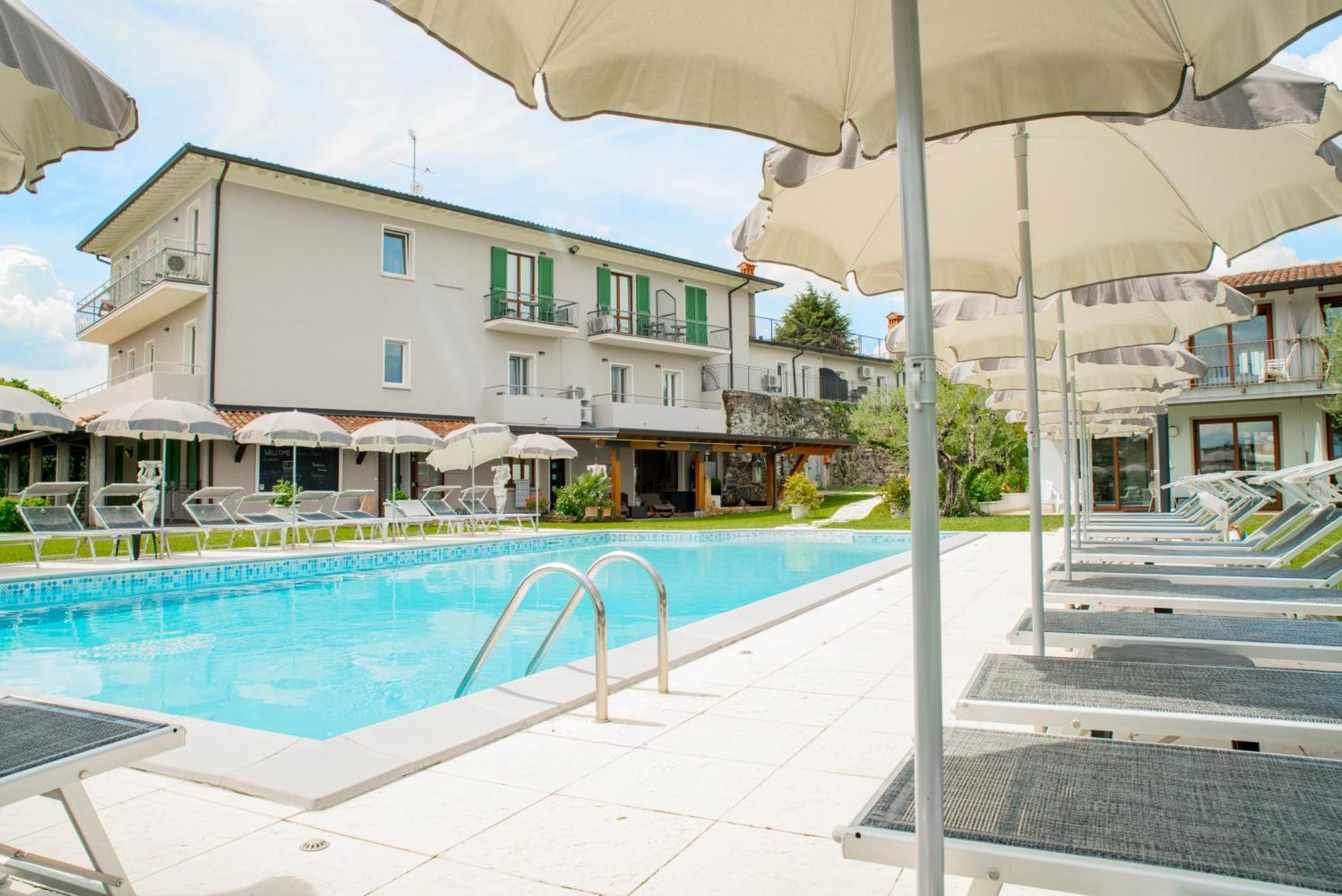 Residence Molino - Holiday Apartments マネルバ・デル・ガルダ エクステリア 写真